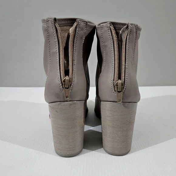 Chocolat Blu Boston Ankle Boot Womens EU 38 Taupe Gray Leather Block Heel Fall - Picture 7 of 16
